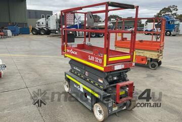 2014 Skyjack SJ1113219 Scissor Lift (Electric)