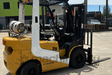 TCM 2.5T Gas Forklift 4.35m lift - Container Mast FOR SALE