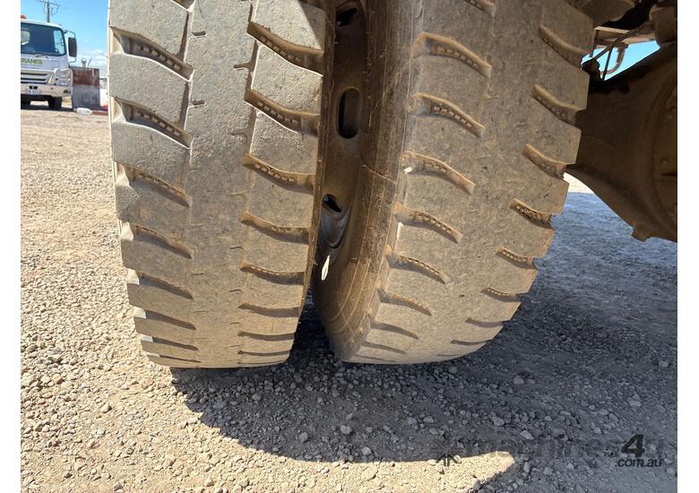 Isuzu FSR450 Table Top