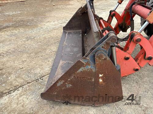 Kubota M6040D Tractor / Loader