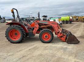 Kubota M6040D Tractor / Loader - picture0' - Click to enlarge