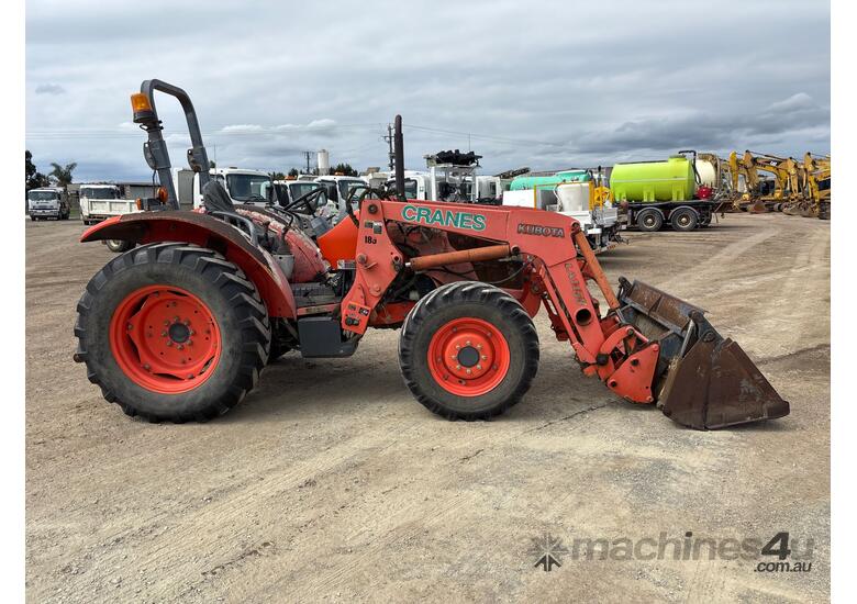 Kubota M6040D Tractor / Loader