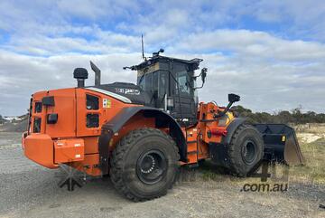 Hitachi   ZW250 loader