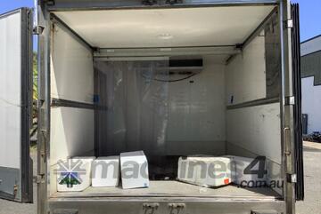 2009 Isuzu NNR 200 Short Refrigerated Pantech