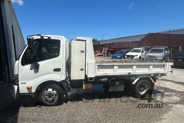 2017 Hino 300 series 2 (716) wide 2, 3 seater truck