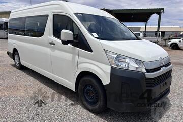 Toyota   Hiace Commuter