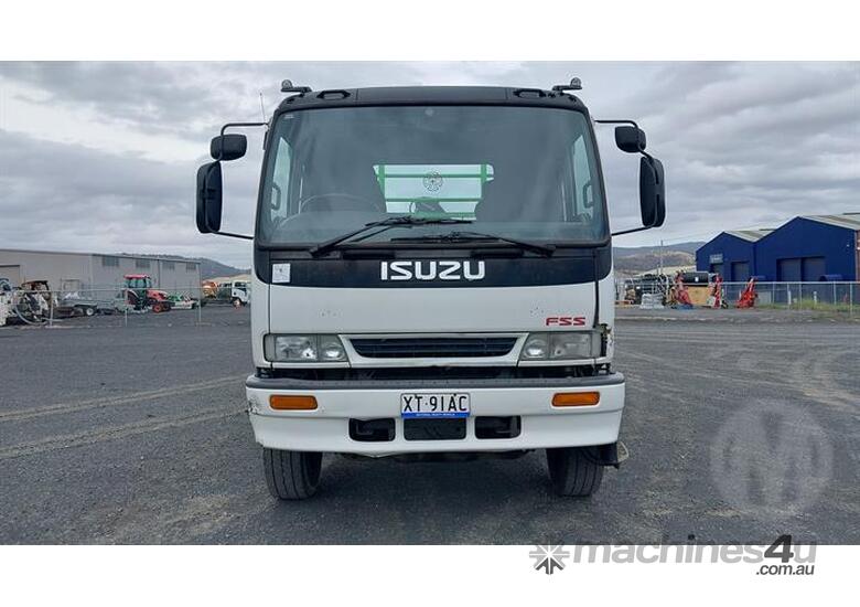Isuzu FSS 900