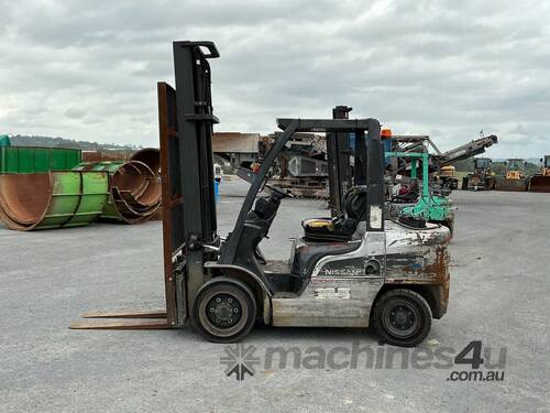 2012 Nissan UG1F2A30DU Counter Balance Forklift