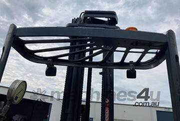2010 Linde R14 High Reach Forklift