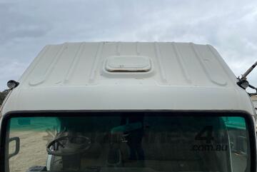 Isuzu 2005   NQR450 Table Top