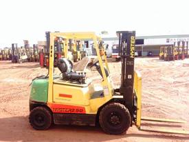 Hyster H2.50DX - 2.5 Ton LPG - 4000mm 2 Stage Mast - picture0' - Click to enlarge