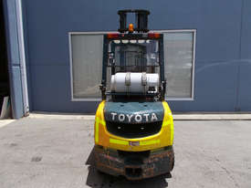 Used Toyota LPG Forklift - picture1' - Click to enlarge