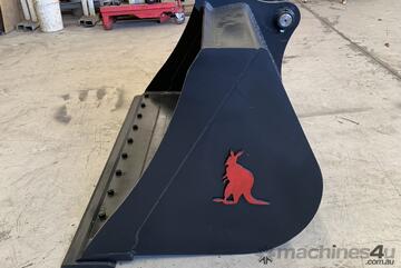 Roo Attachments 6-8 Tonne Mud Batter Bucket 1500 mm Roo Attachments 6-8 Tonne Mud Batter Bucket 1500 mm