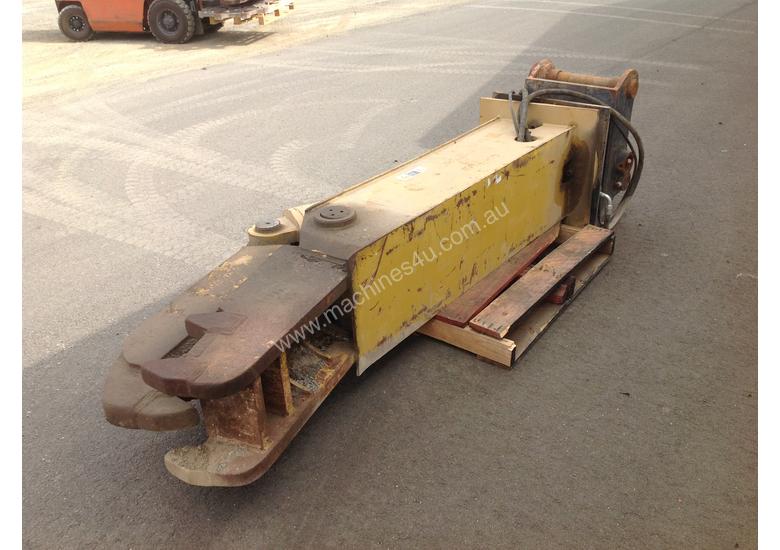caption Excavator Rotating Pulveriser