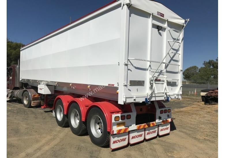 caption Moore R/T Lead/Mid Tipper Trailer