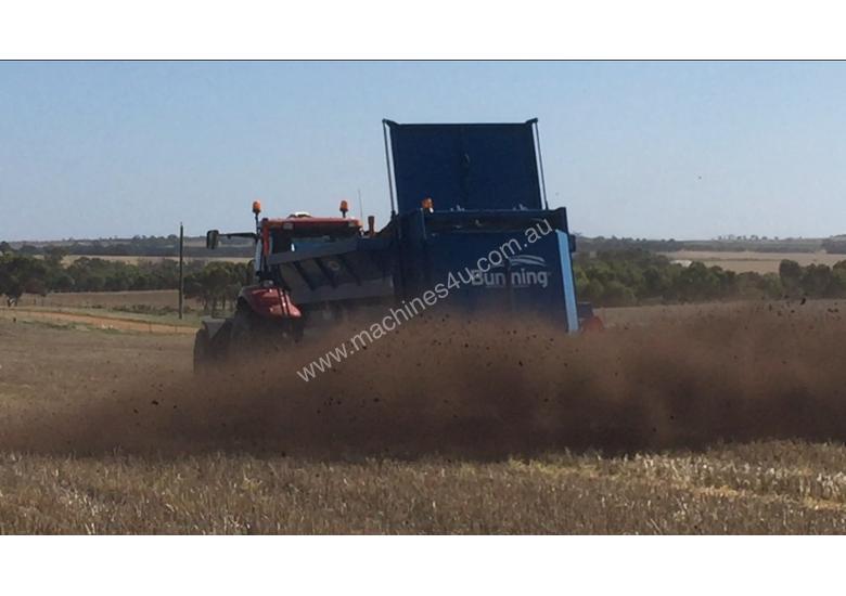 caption Bunning 230WB Manure Spreader