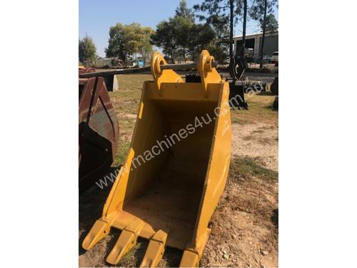 Trenching Bucket With Teeth