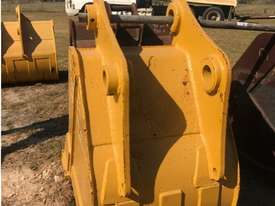 Trenching Bucket With Teeth - picture0' - Click to enlarge