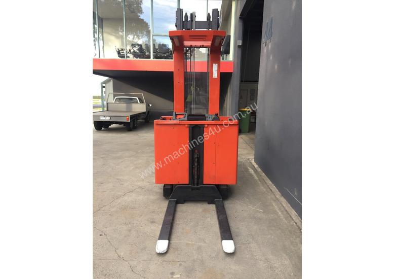 caption BT TOYOTA ORDERPICKER