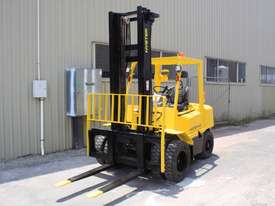Hyster H4.00DX 2007 4 Tonne 4T 4000kg Diesel 2 Stage Counterbalance Forklift - picture0' - Click to enlarge