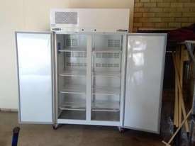 Williams LPS2SDCB Pearl Star Solid 2 Door Freezer - Used - picture0' - Click to enlarge