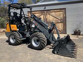 Tobrocco GIANT Wheel Loader - picture0' - Click to enlarge