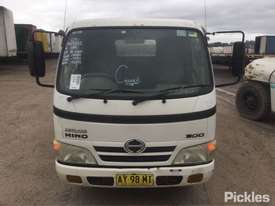 2008 Hino 300 series - picture1' - Click to enlarge