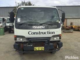 2005 Isuzu NPS300 - picture1' - Click to enlarge