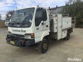 2005 Isuzu NPS300 - picture2' - Click to enlarge