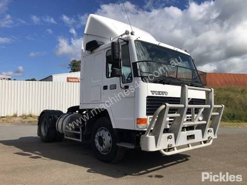 1999 Volvo FL10