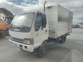 Isuzu NPS 300 - picture1' - Click to enlarge