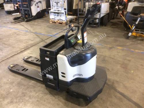 Electric Forklift Rider Pallet PE Series 2012
