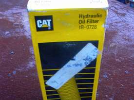 Carerpillar oil filter - picture0' - Click to enlarge