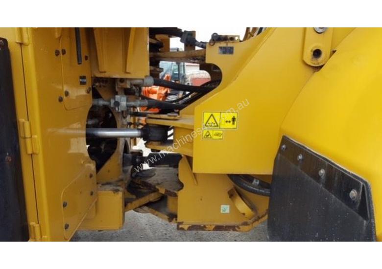 caption Caterpillar 966K