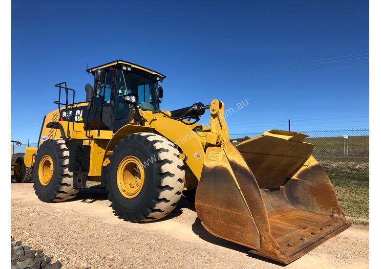 caption Caterpillar 966K