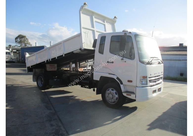 caption FUSO FK 62 TIPPER