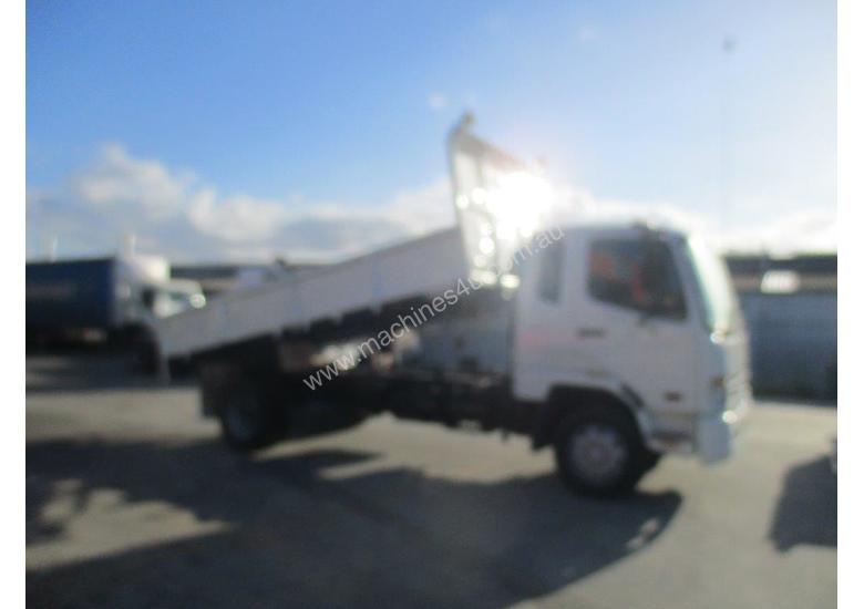 caption FUSO FK 62 TIPPER