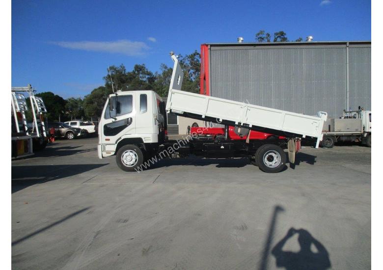 caption FUSO FK 62 TIPPER