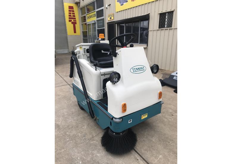 caption TENNANT 6100 Ultra low hrs, optioned and road compliance kit fitted! WOW!