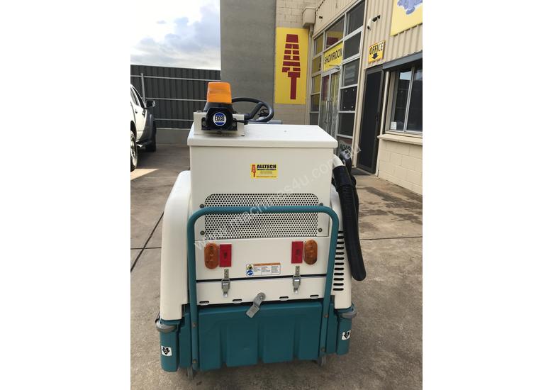 caption TENNANT 6100 Ultra low hrs, optioned and road compliance kit fitted! WOW!