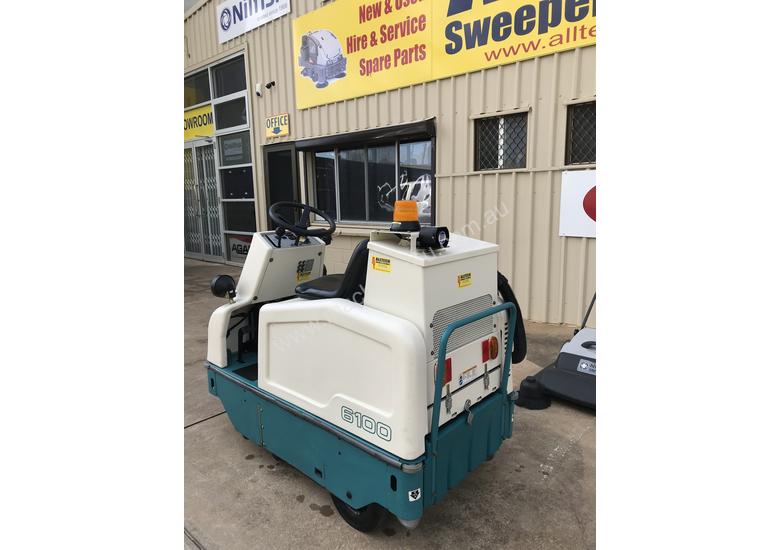 caption TENNANT 6100 Ultra low hrs, optioned and road compliance kit fitted! WOW!