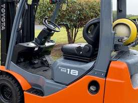 Toyota current model forklift as new condition this machine has really low hours - picture0' - Click to enlarge