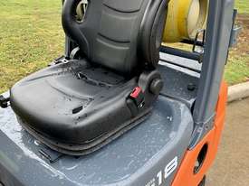 Toyota current model forklift as new condition this machine has really low hours - picture1' - Click to enlarge