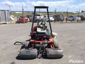 2004 Toro Greenmaster 3250-D - picture1' - Click to enlarge