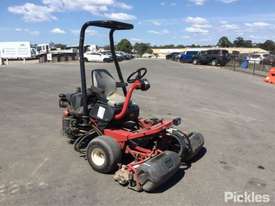 2004 Toro Greenmaster 3250-D - picture2' - Click to enlarge