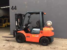 Toyota 42-7FG 25 2.5 Ton LPG forklift Container Mast - Refurbished & Repainted - picture0' - Click to enlarge