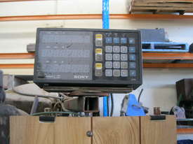 Hungarian Horizontal Vertical Milling Machine - picture0' - Click to enlarge