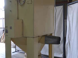 Heavy duty dust extractor - picture2' - Click to enlarge