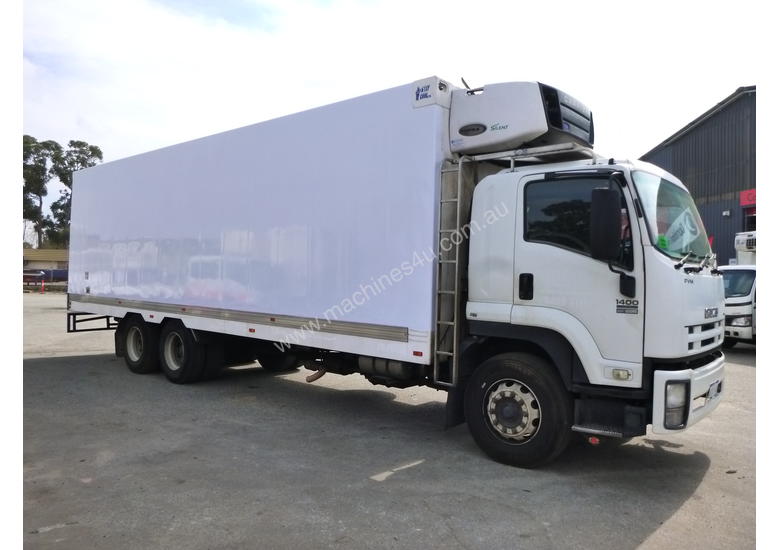 caption 2008 Isuzu FH FVM Sitec 295 6x2 Refrigerated Truck
