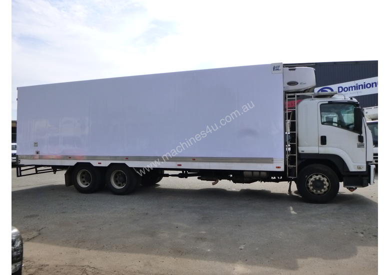 caption 2008 Isuzu FH FVM Sitec 295 6x2 Refrigerated Truck